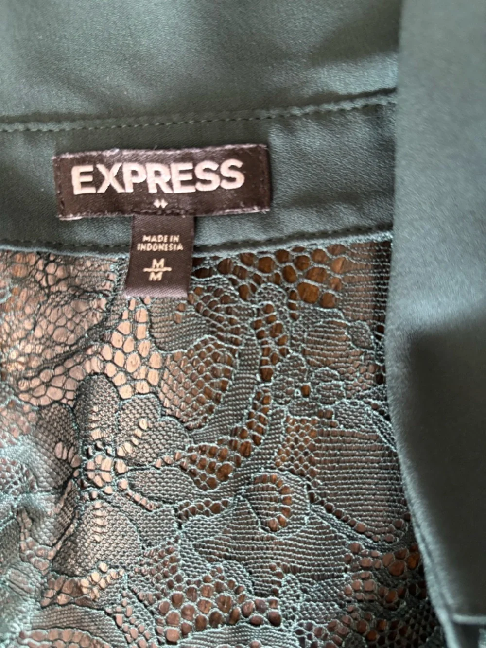 Express Sleeveless Lace Yoke Blouse Dark Green Button Front Size M - Picture 7 of 8